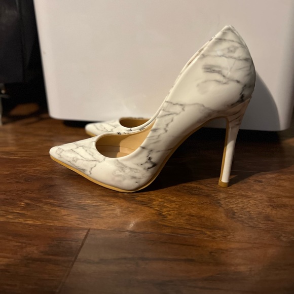Marble Heels - Picture 2 of 3